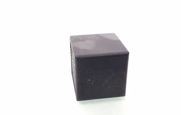 Volkswagen Golf III Other relay 191955529