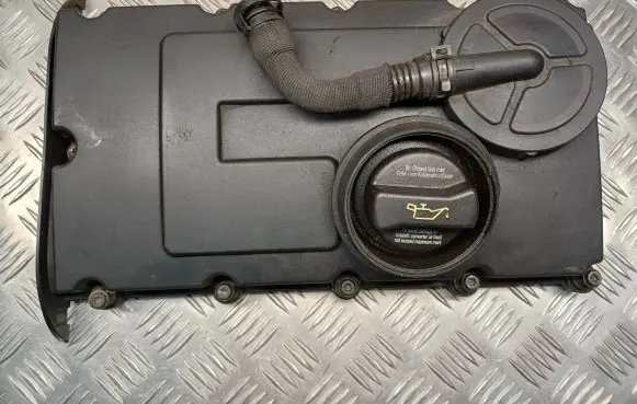 Volkswagen PASSAT B6 Rocker cam cover 03G103475