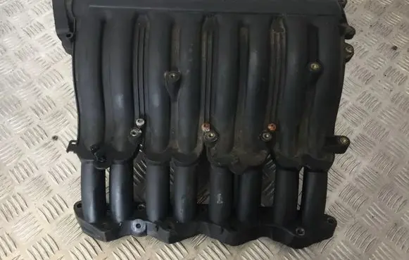 Mercedes-Benz Vaneo W414 Intake manifold 6680900301