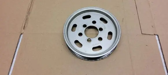 Volkswagen Caddy Power steering pump pulley 06H145255E