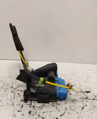 Audi A4 S4 B5 8D Rear door lock 8D0839015A