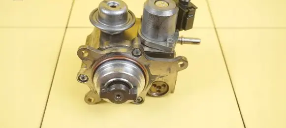 Peugeot 5008 Fuel injection high pressure pump 9819938480 5FV