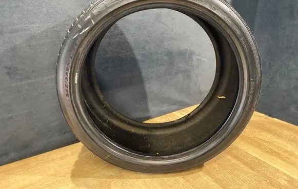 Jaguar XE R19 summer tire 