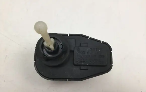 Audi 80 90 B3 Headlight level adjustment motor 8A0941295