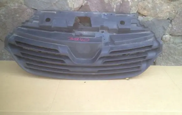 Renault Trafic III (X82) Front bumper upper radiator grill