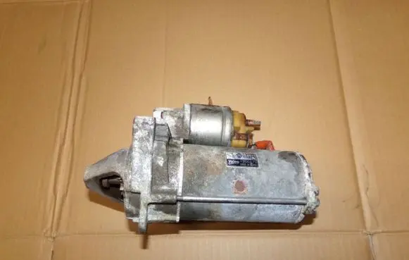 Renault Koleos I Starter motor 233000157R
