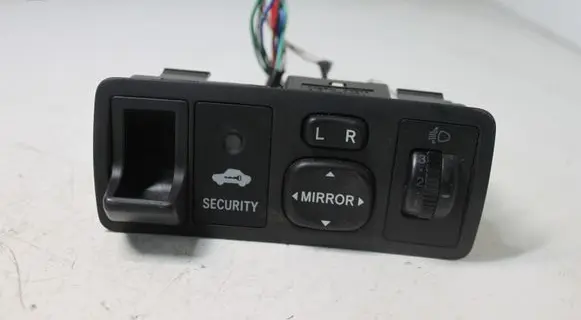 Wing mirror switch