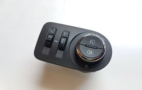 Opel Astra K Light switch 39050756