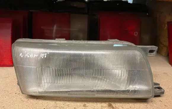Nissan Sunny Headlight/headlamp 2151153 2151153R