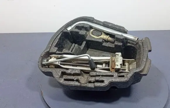 Volkswagen Bora Lift Jack 1J0012115M