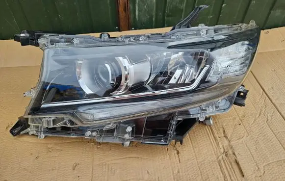 Toyota Land Cruiser (J150) Headlight/headlamp