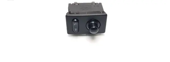 Nissan King Cab, Navara Wing mirror switch