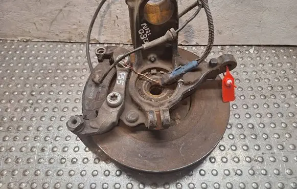 Peugeot 208 Front wheel hub spindle knuckle S17986080 P55