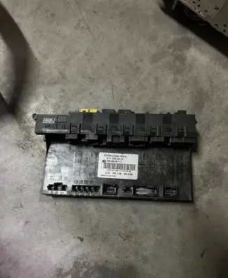 Mercedes-Benz E W211 SAM control unit 2115455201