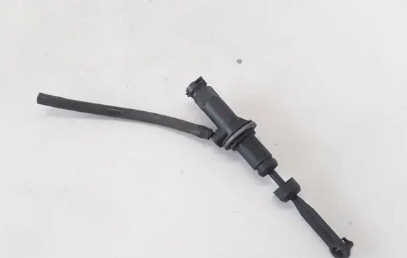 Dacia Duster Clutch slave cylinder 82004240048