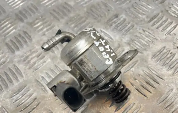 Volkswagen Caddy Fuel injection high pressure pump 180630 0261520573 7006597235