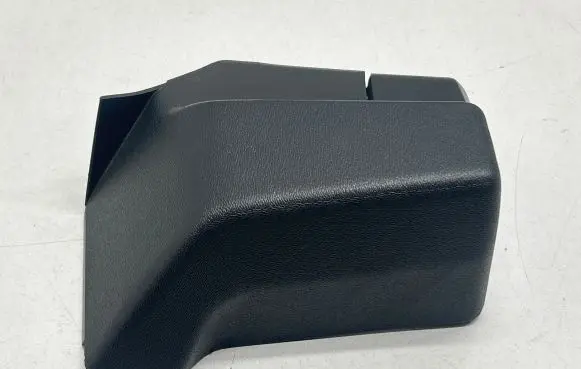 Volvo V70 Seat belt trim 