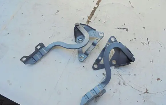 Opel Tigra B Engine bonnet/hood hinges