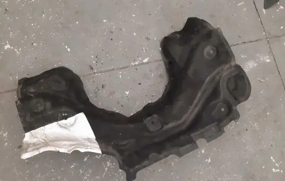 BMW 1 F20 F21 Heat shield in engine bay 
