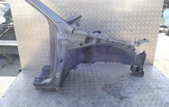 Lexus CT 200H Front quarter panel 