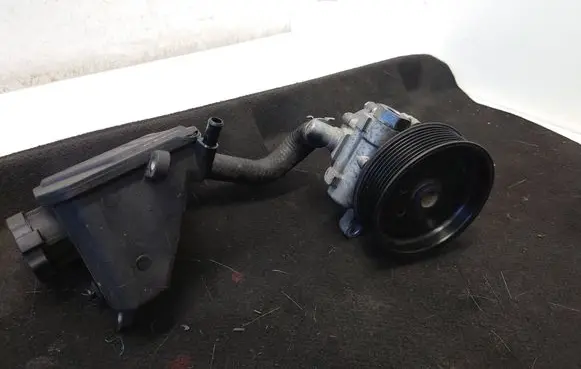Mercedes-Benz ML W164 Power steering pump A0044668301 0044668301