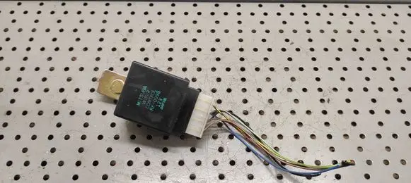 Subaru Legacy Window wiper relay RK0098 9416B 22C