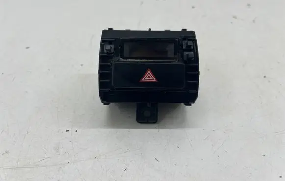 Toyota Hilux VIII Hazard light switch 75H321