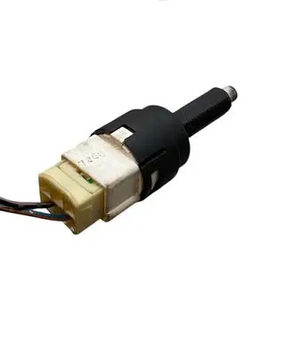 Mitsubishi L200 Brake pedal sensor switch