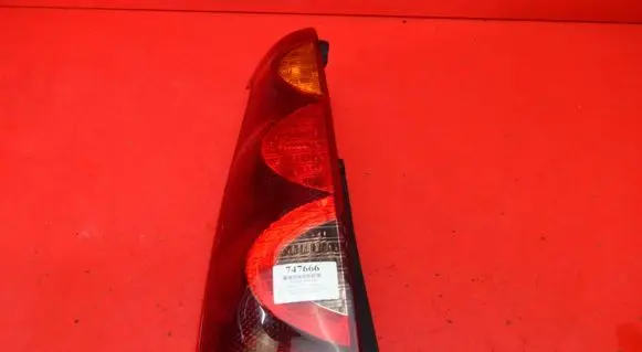 Nissan Note (E11) Rear/tail lights 220-16752