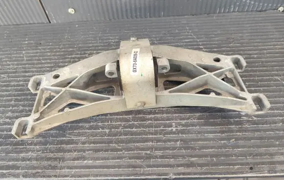 Jaguar XE Gearbox mounting bracket GX736A026CC GX735060CB