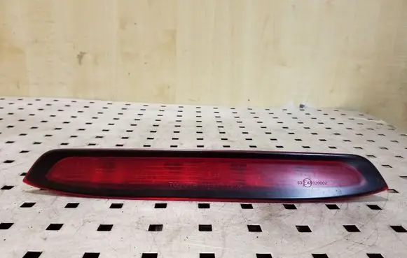 Toyota Corolla Verso E121 Third/center stoplight E43020002