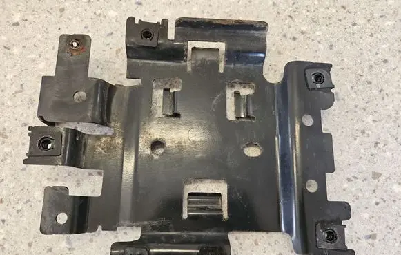 Jeep Grand Cherokee Engine control unit holder 68068324AD