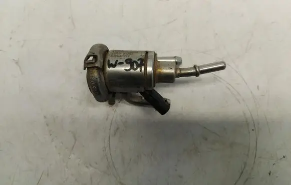 Mercedes-Benz Sprinter W907 W910 AdBlue injector A0004905300