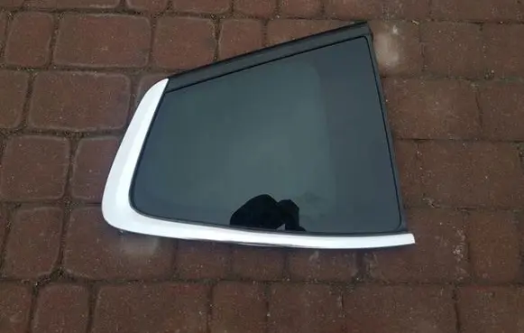 Opel Zafira C Front triangle window/glass 