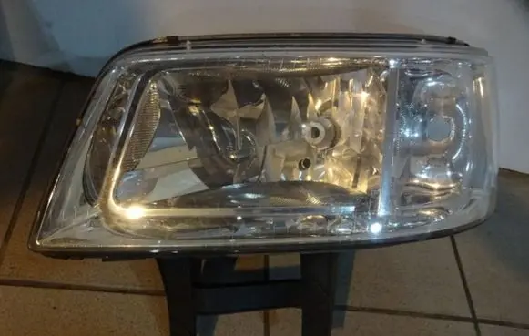Volkswagen Transporter - Caravelle T5 Headlight/headlamp