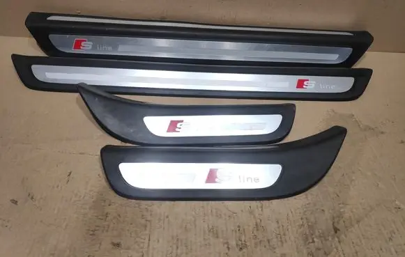 Audi Q5 SQ5 Front sill trim cover 8R0333373F