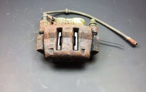 Renault Master II Front brake caliper 2013190C
