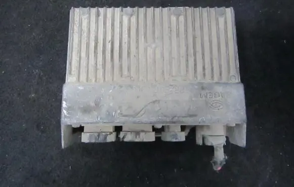 Renault Laguna I Engine control unit/module 7700106070