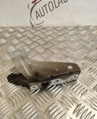 Renault Express Fender mounting bracket 631443164R