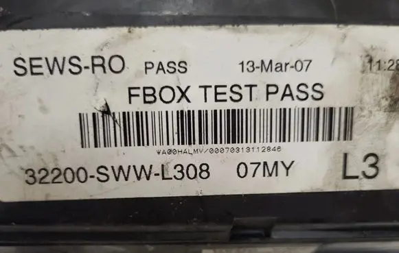 Honda CR-V Fuse module 32200SWWL308