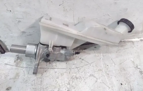 Mercedes-Benz CLA C117 X117 W117 Master brake cylinder A2464300302