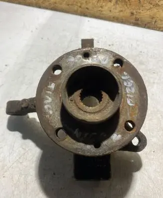 Nissan Almera Tino Front wheel hub