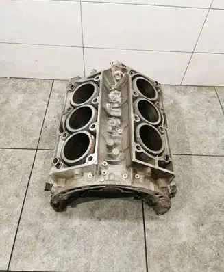 Mercedes-Benz C W205 Engine block 
