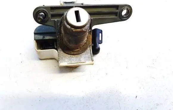 Audi A4 S4 B5 8D Tailgate exterior lock 8d9827573a 406204247