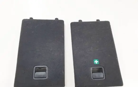 Trunk/boot side trim panel