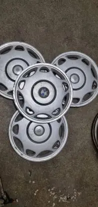 BMW 3 E36 R15 wheel hub/cap/trim 6131180104