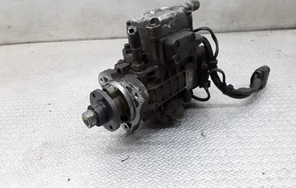 Skoda Octavia Mk1 (1U) Fuel injection high pressure pump 0460404977