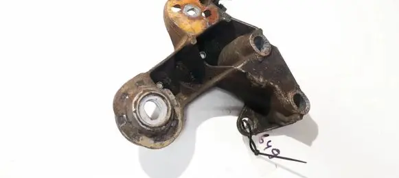 Volkswagen PASSAT B5 Engine mounting bracket 4b0199352b
