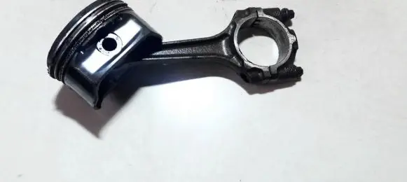 Opel Zafira B Piston with connecting rod z16xer