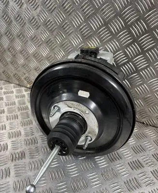 Volkswagen Touareg II Brake booster 7P5612101B